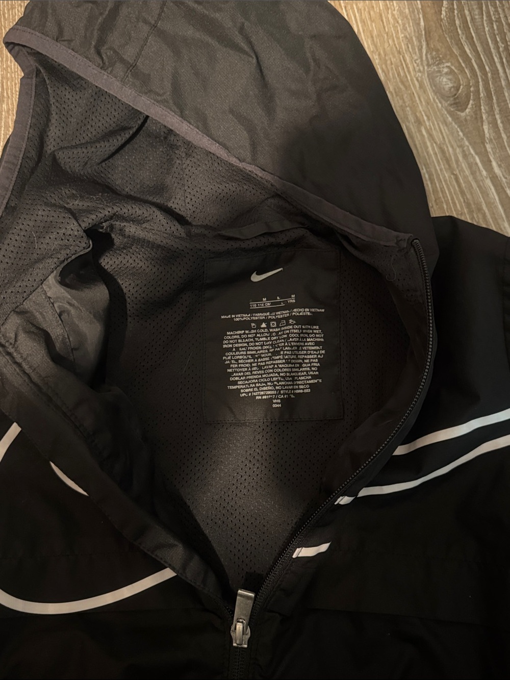Nike Black Kids' Hooded Windbreaker with White Swoosh size 6 (M) - Picture 3 of 6